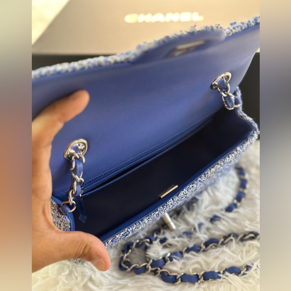 CHANEL CLASSIC MINI RECTANGULAR IN BLUE & WHITE TWEED - Picture 6 of 9